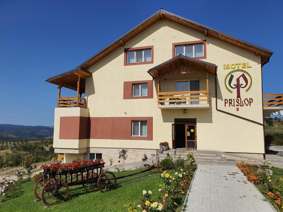 Prislop Hotel *